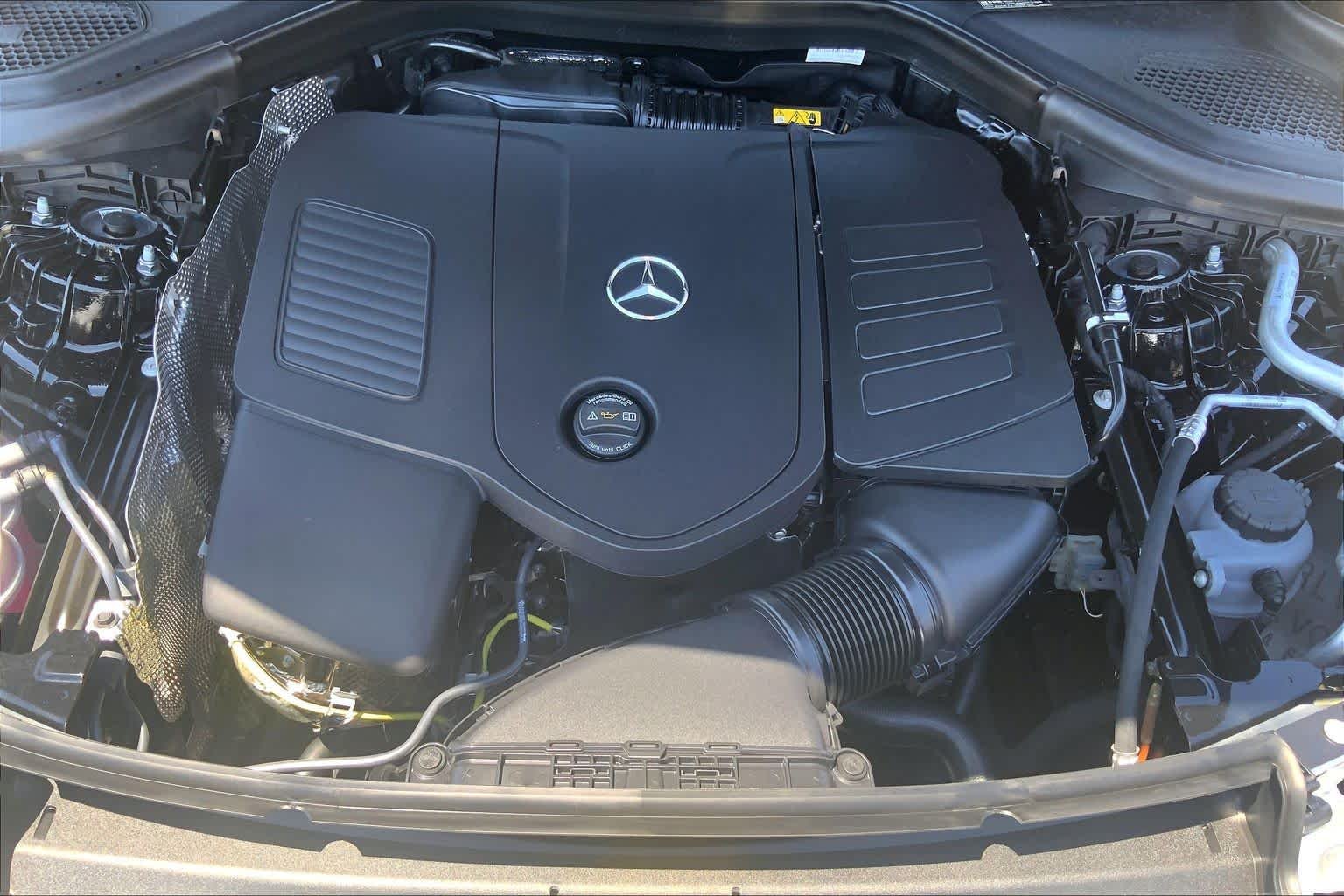 New 2026 Black Mercedes-Benz GLC 300 image 17