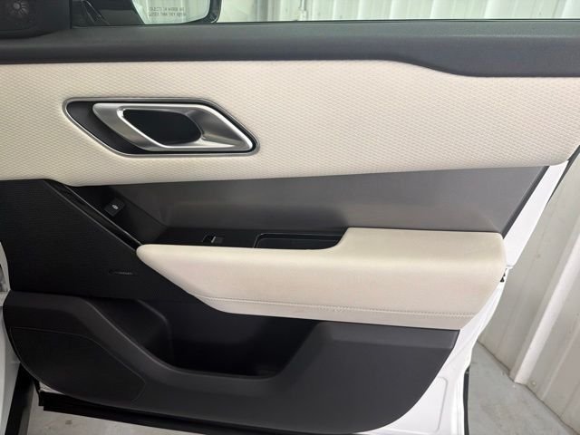 Used 2019 Fuji White Land Rover S image 15