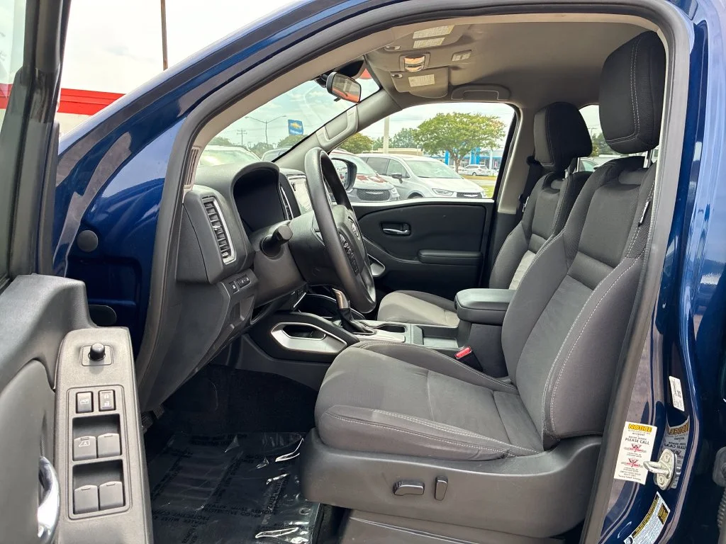 Used 2022 Blue Nissan SV image 15