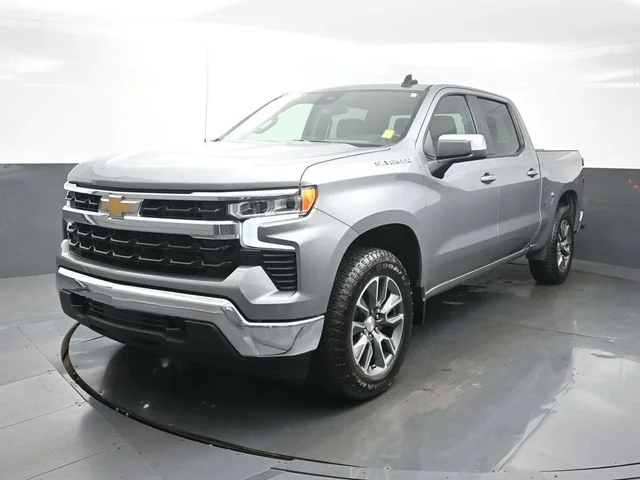 Used 2024 Gray Chevrolet LT image 3