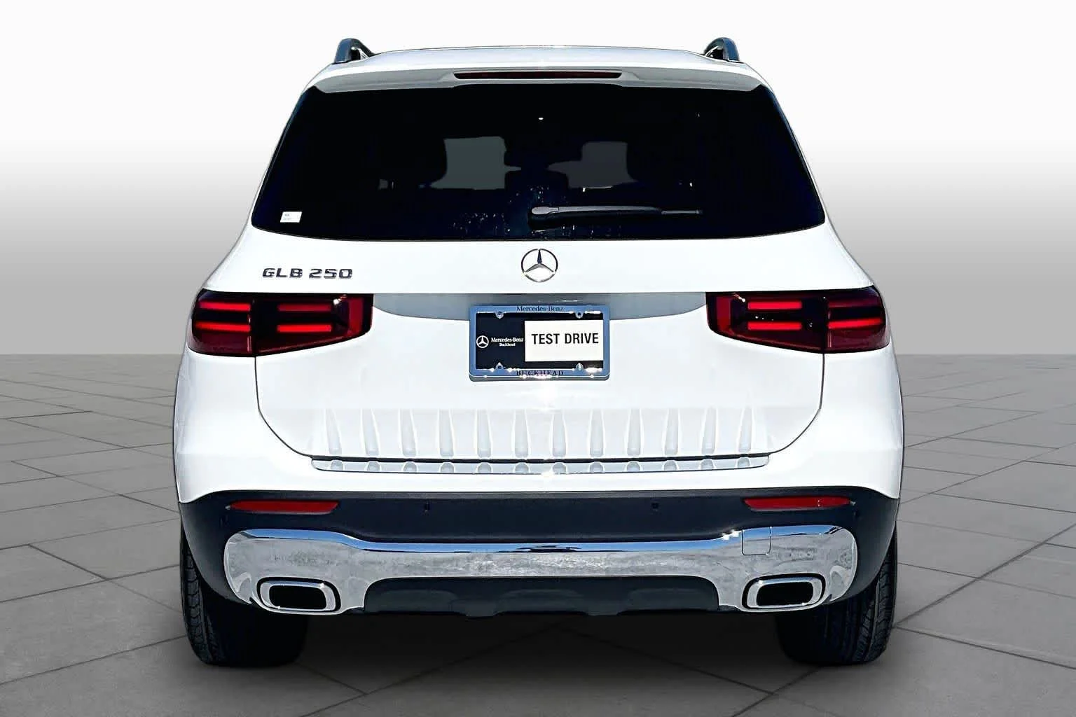 Used 2026 Polar White Mercedes-Benz GLB 250 image 5