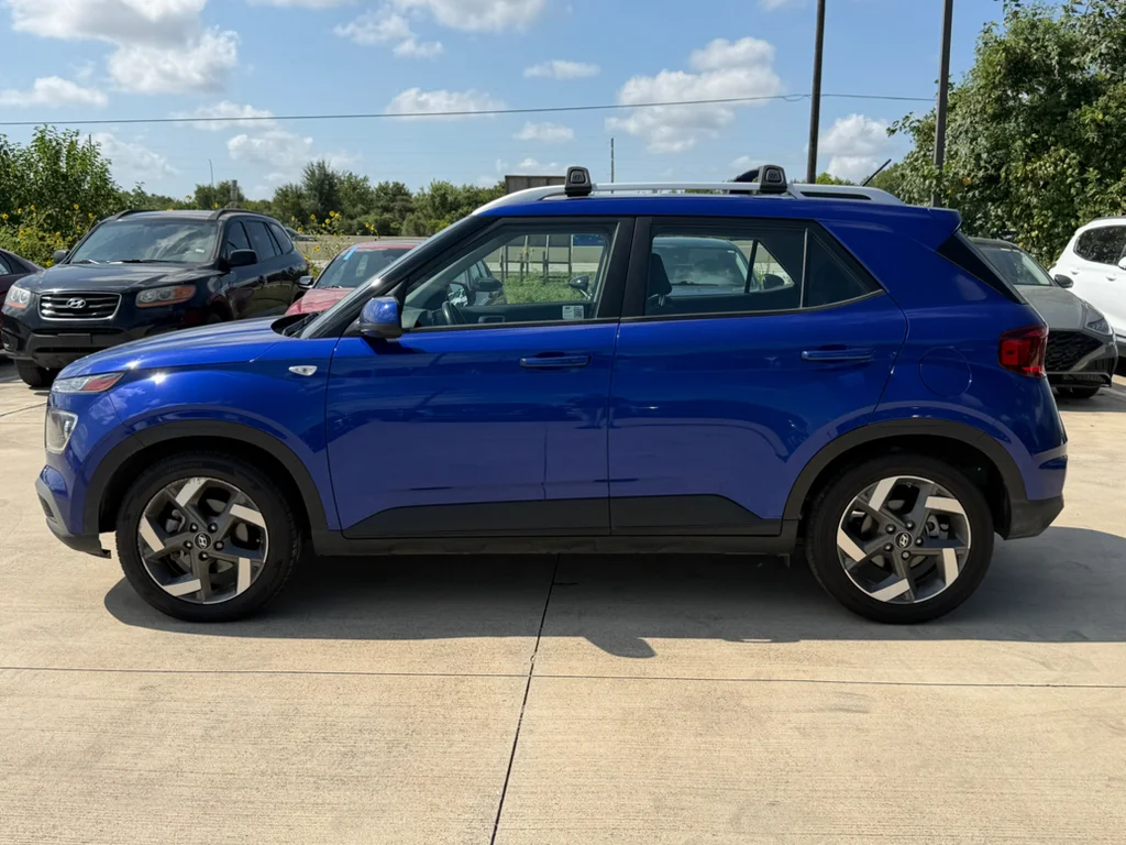 Used 2024 Intense Blue Hyundai SEL image 2