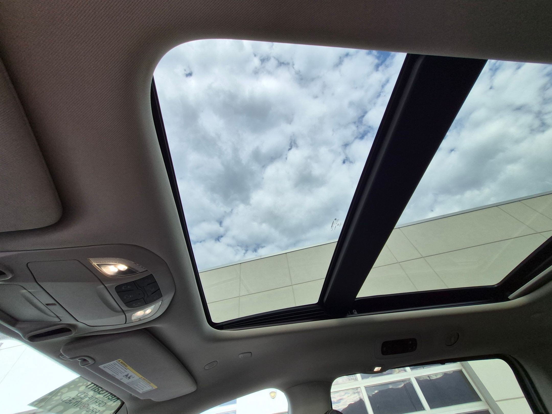 2024 Chrysler Pacifica Limited - Photo 17