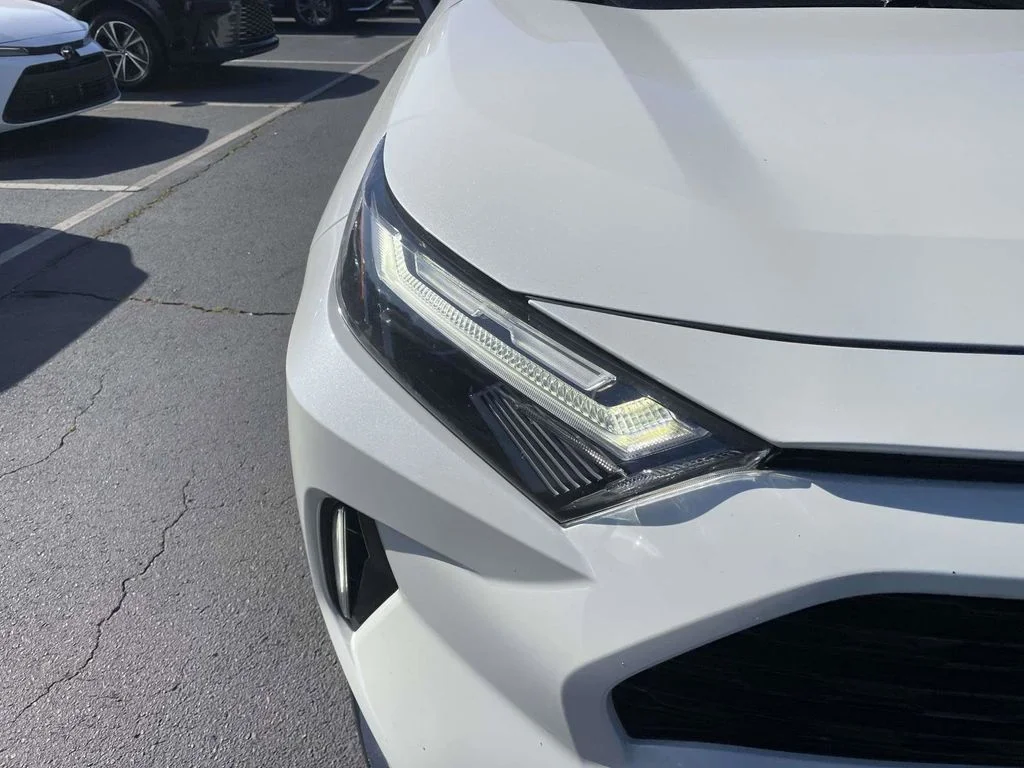 2022 Toyota RAV4 XSE - Photo 17