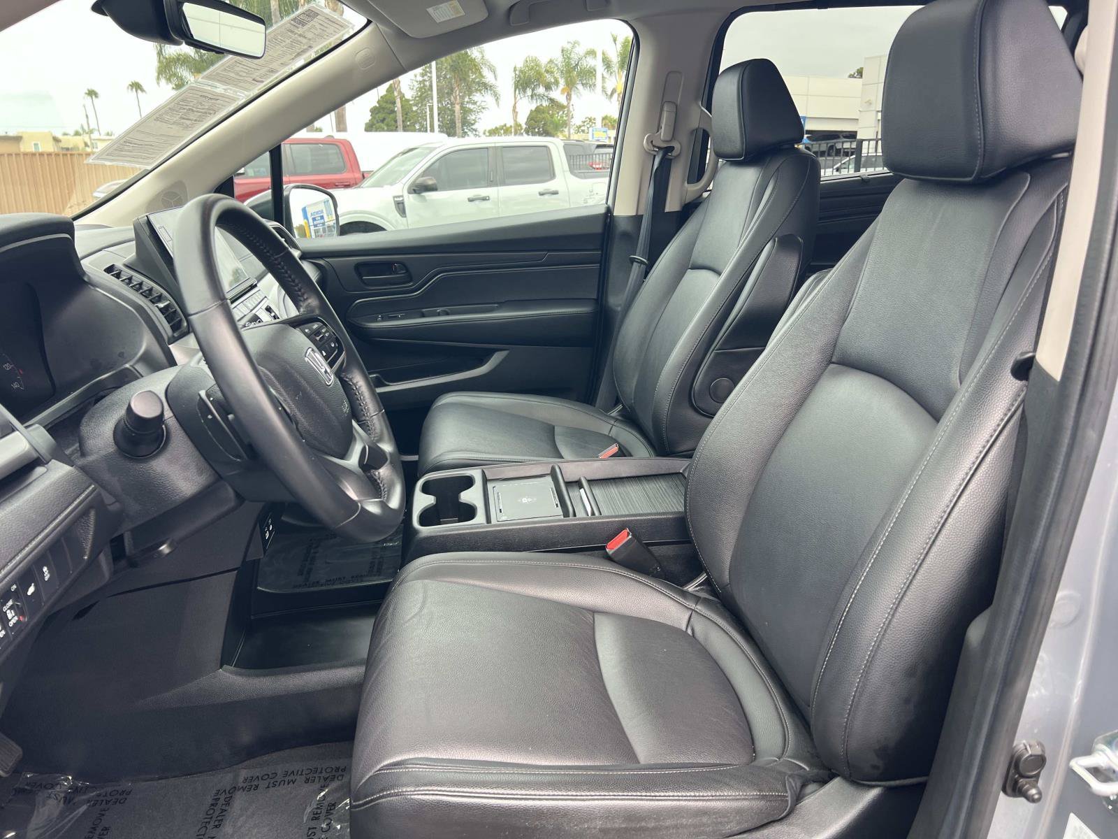 Certified Used 2025 Solar Silver Metallic Honda EX-L image 19