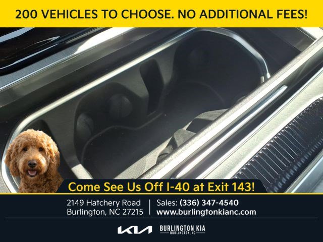 Used 2025 Diamond Black Crystal Pearlcoat Jeep Base image 8