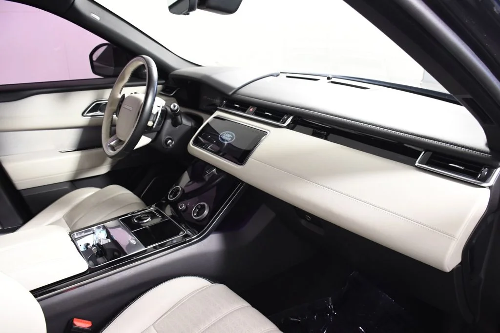 Used 2018 Santorini Black Land Rover HSE R-Dynamic image 19