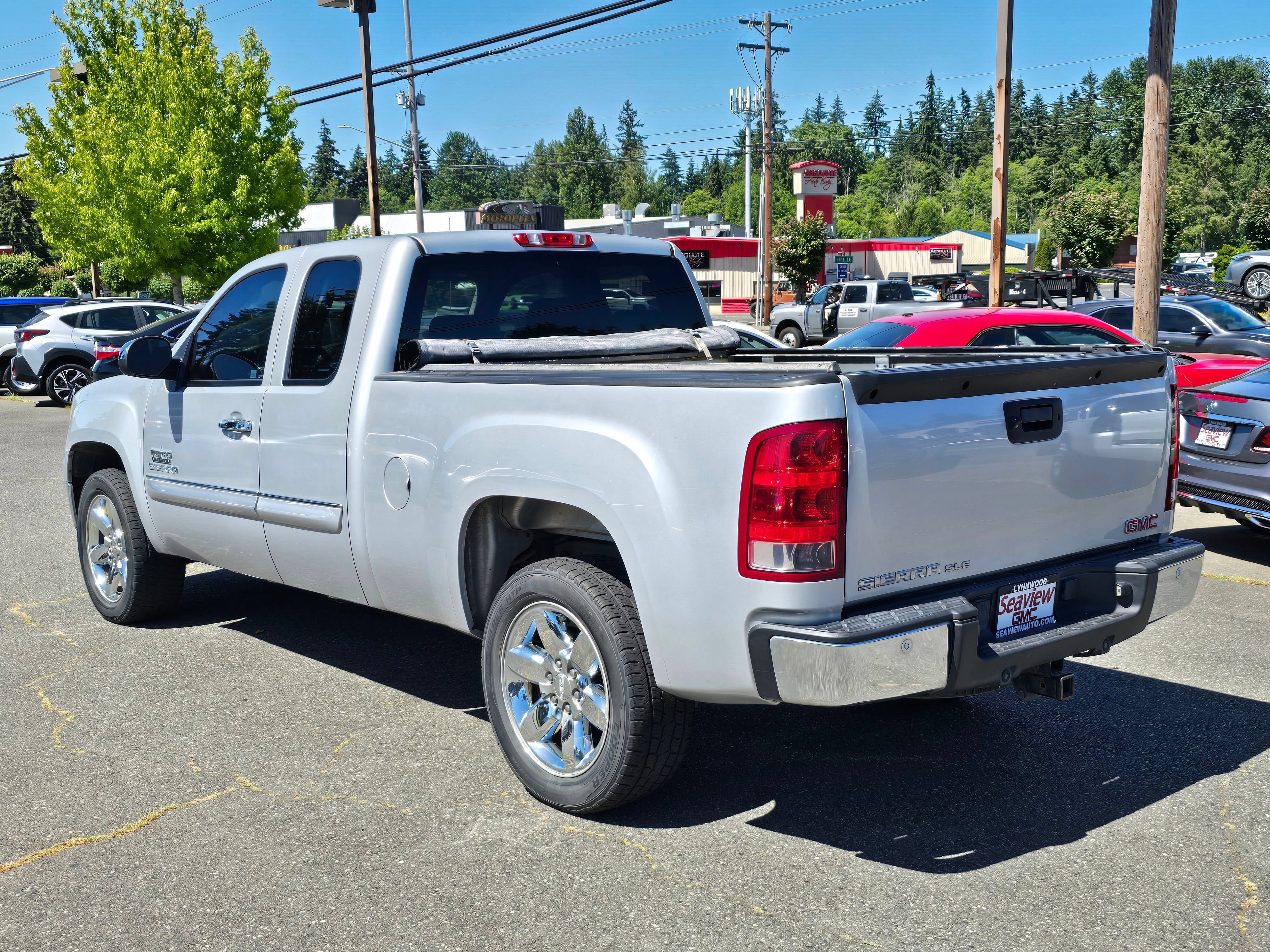 Used 2013 QUICKSILVER METALLIC GMC SLE image 5