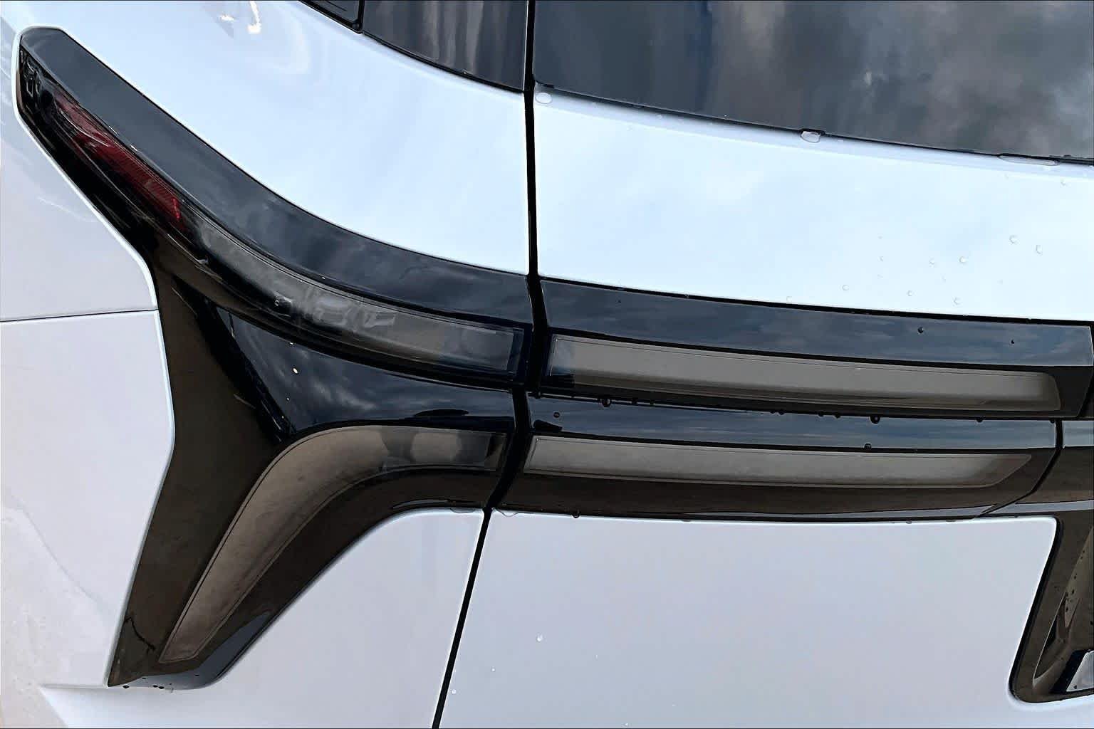 2027 Chevrolet Traverse RS - Photo 16