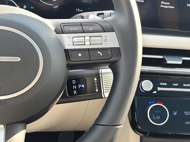 Used 2025 Gray Hyundai SEL Convenience image 27