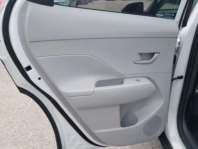 Used 2025 White Hyundai SEL image 11