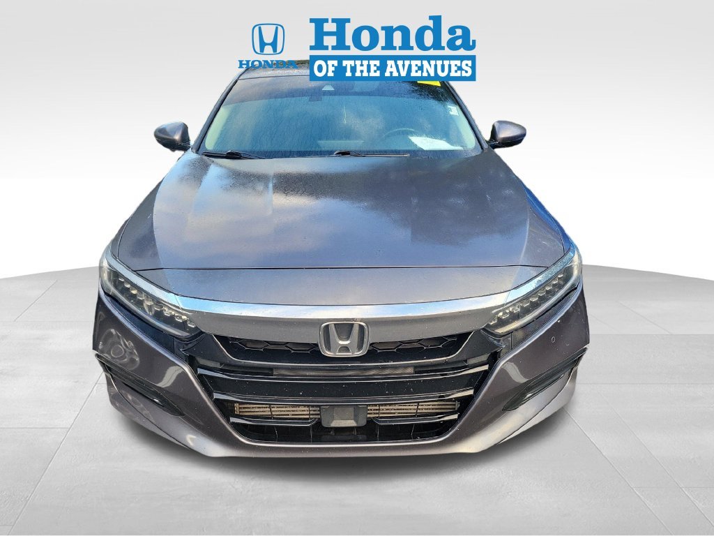 Used 2018 Modern Steel Metallic Honda Touring image 2