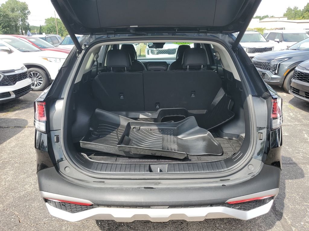 Used 2023 Fusion Black Kia EX image 27