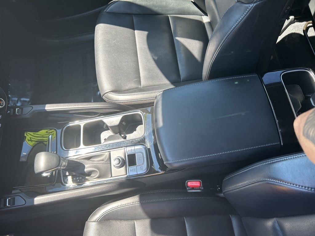 Used 2024 Black Kia S image 16