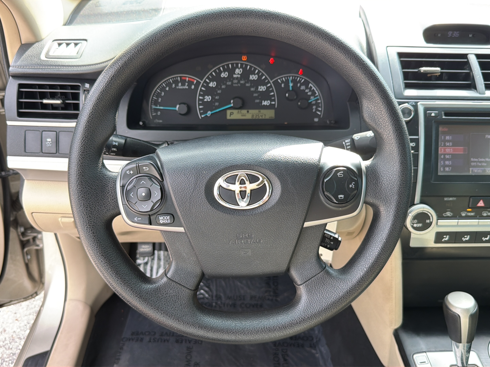 Used 2014 Creme Brulee Toyota L image 15