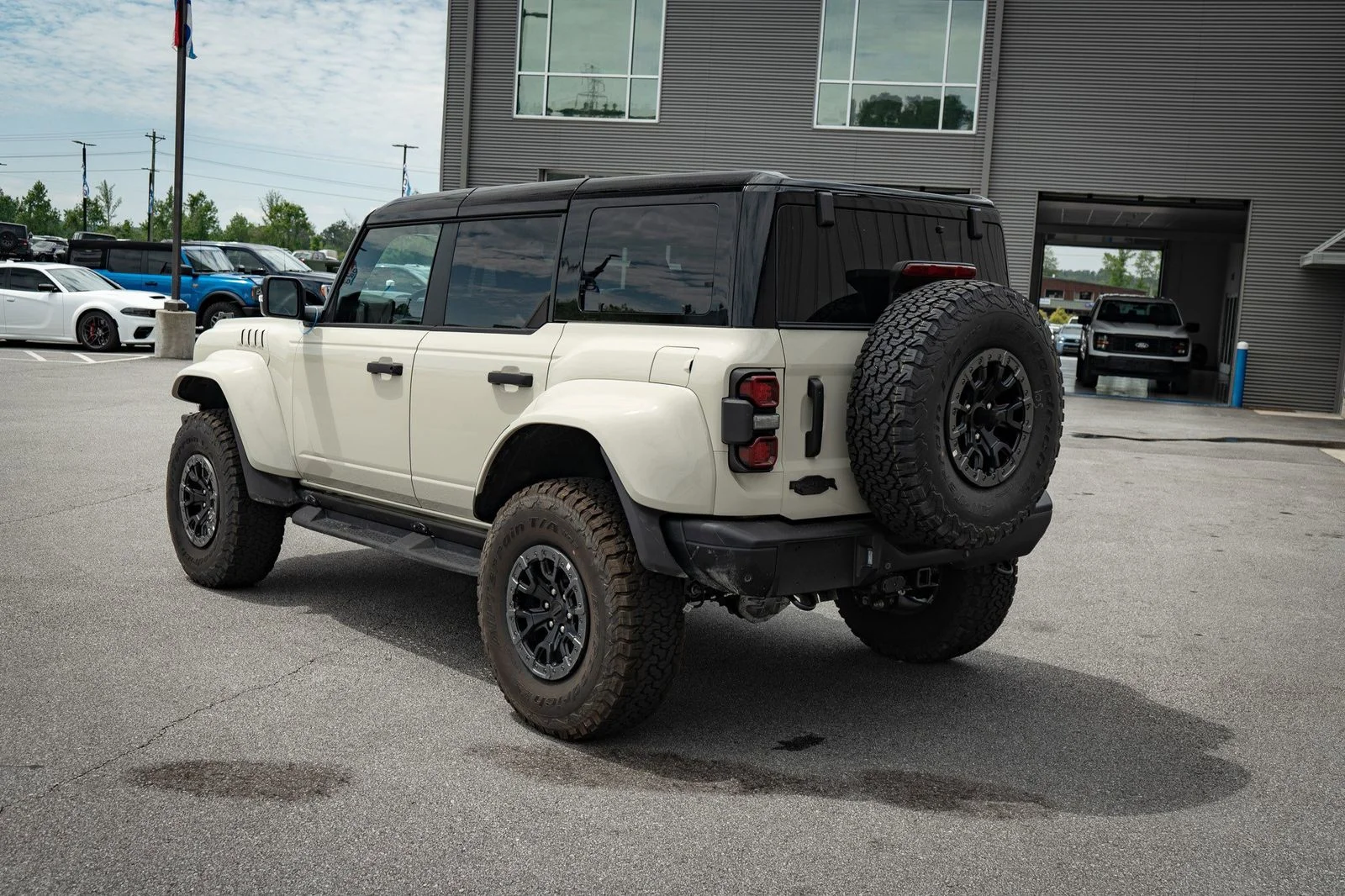 Used 2025 Desert Sand Ford Raptor image 18