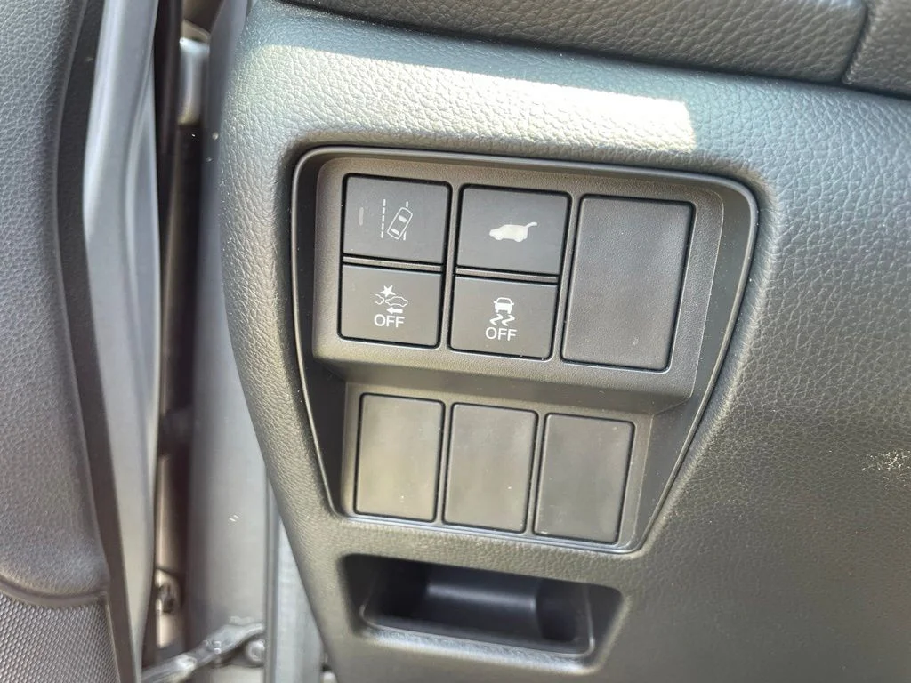 Used 2018  Honda Touring image 14