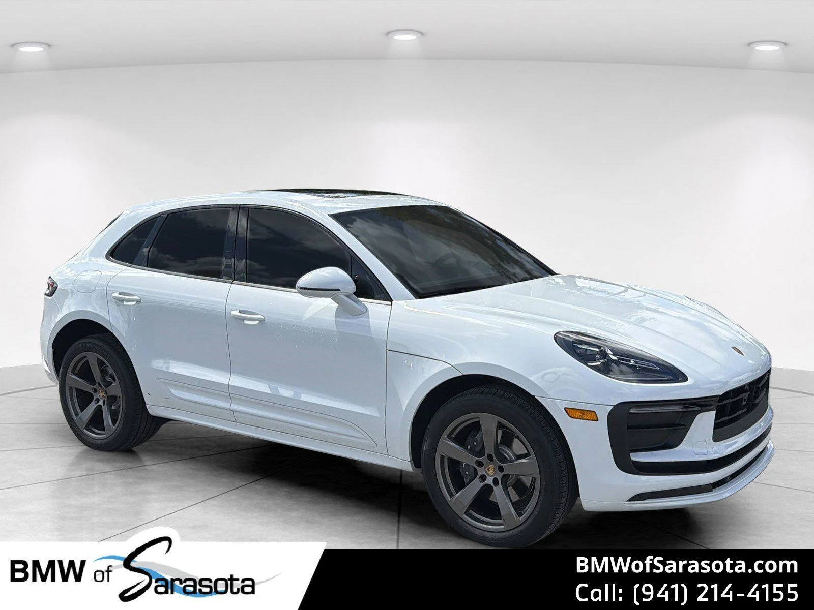 2026 Porsche Macan -'s photo