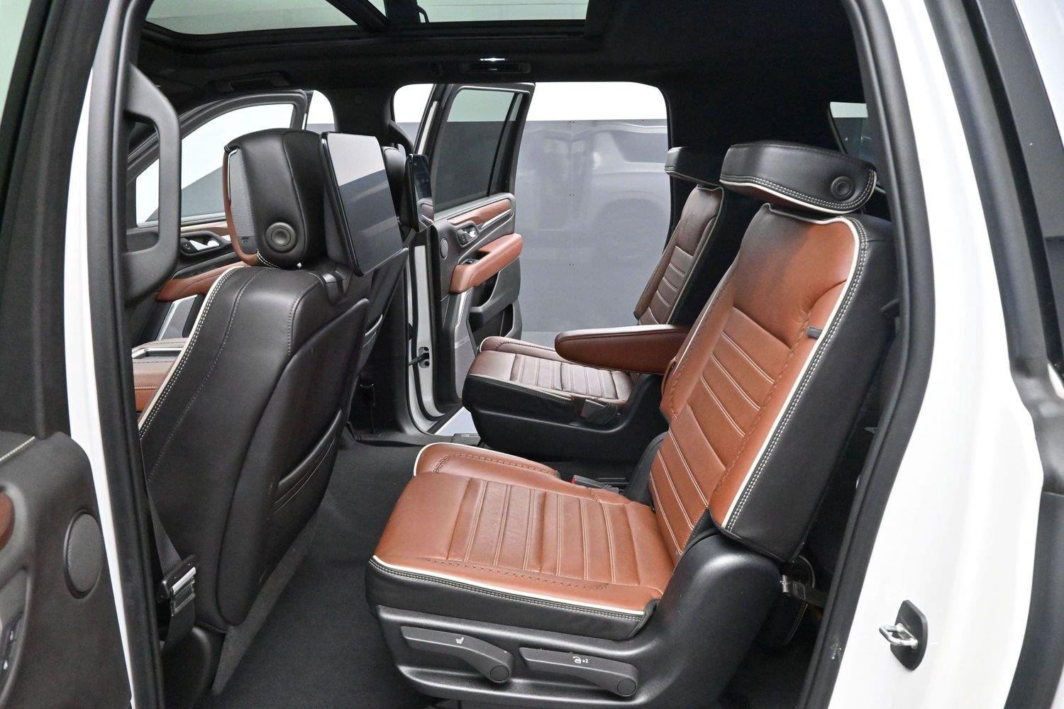 Used 2023 WHITE FROST TRICOAT GMC Denali Ultimate image 34