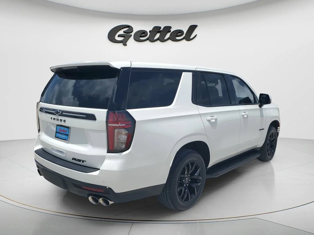 Used 2024 Iridescent Pearl Tricoat Chevrolet RST image 5