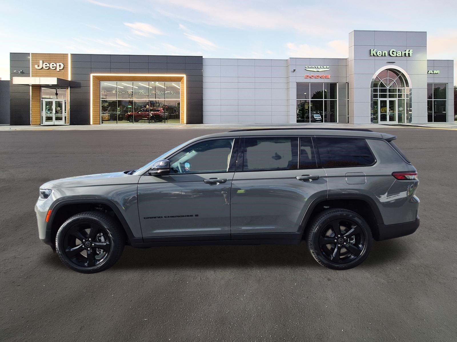 New 2027 Sting-Gray Clear-Coat Paint Jeep Limited image 8