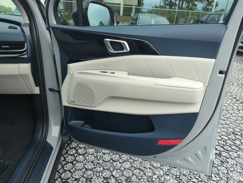 New 2026 Ceramic Silver Kia SX Prestige image 37