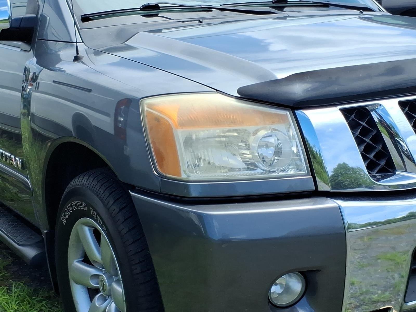 Used 2014 Gun Metallic Nissan SV image 5