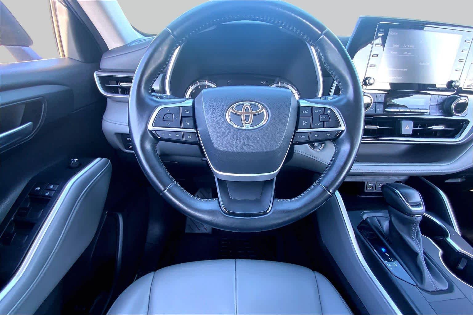 Used 2022 Opulent Amber Toyota XLE image 10
