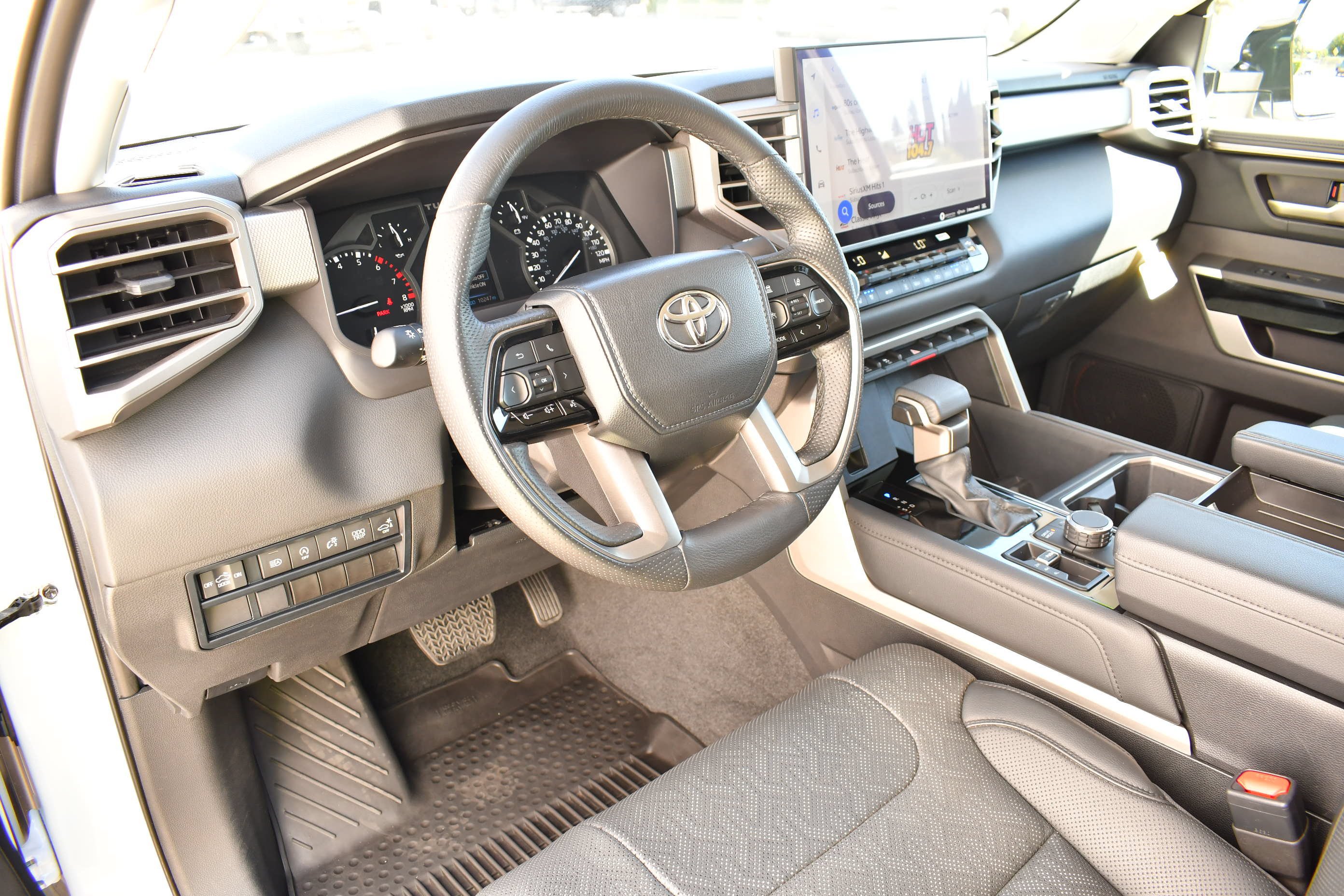 Used 2023  Toyota Limited image 16