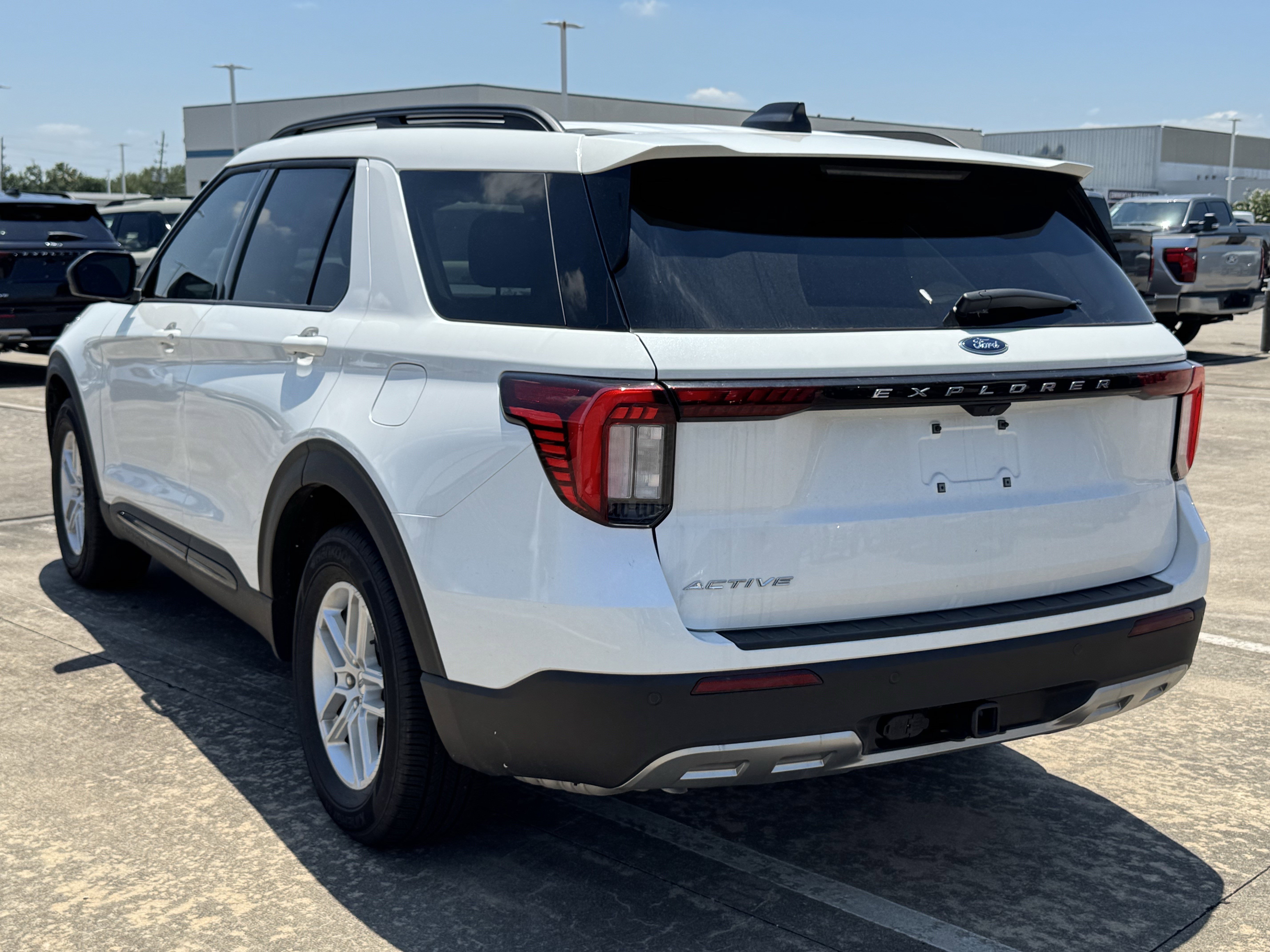 New 2026 Star White Metallic Tri-Coat Ford Active image 8