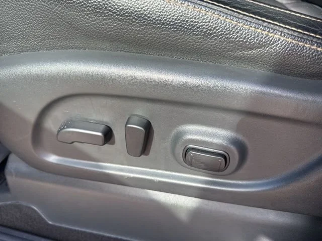 Used 2019 Magnetic Black Nissan SL image 17