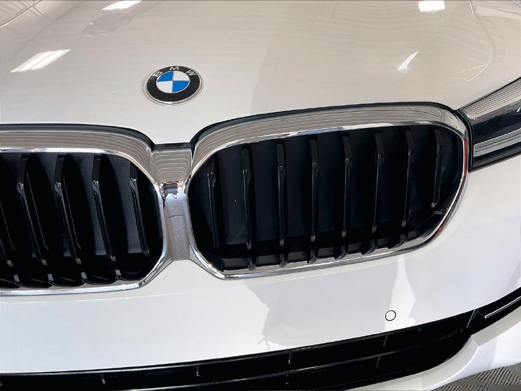 Used 2023 Alpine White BMW 530i xDrive image 32