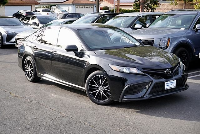 Used 2023  Toyota SE image 2