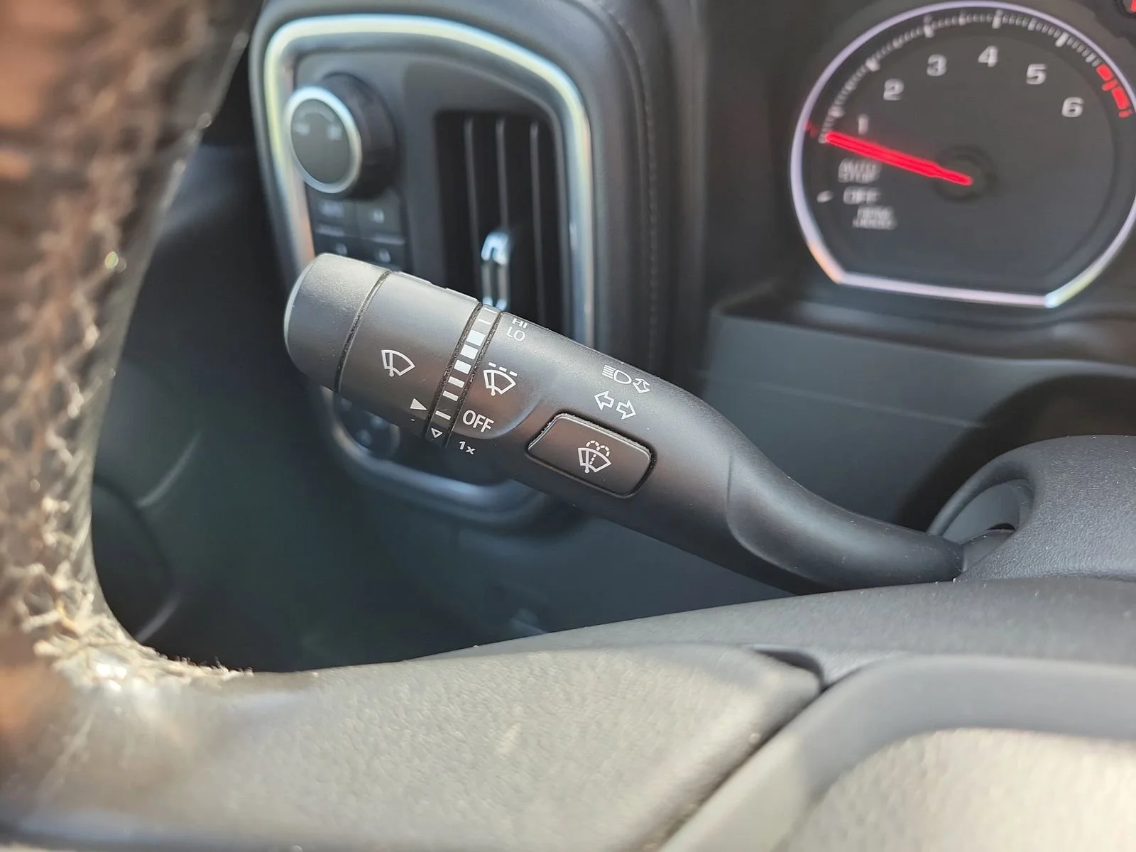 2019 Chevrolet Silverado 1500 RST - Photo 28