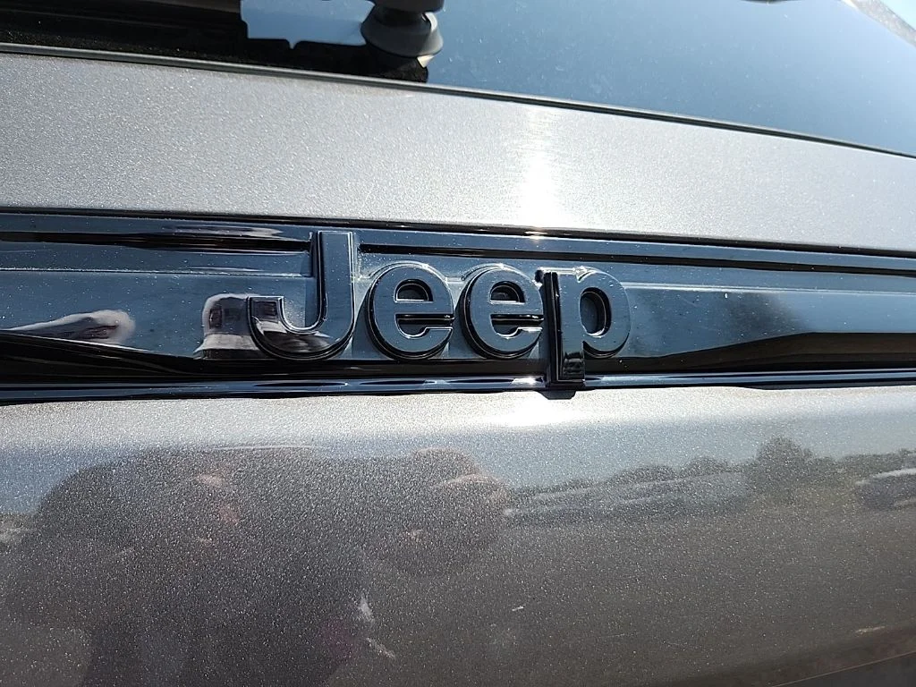 Used 2024 Gray Jeep Altitude X image 45