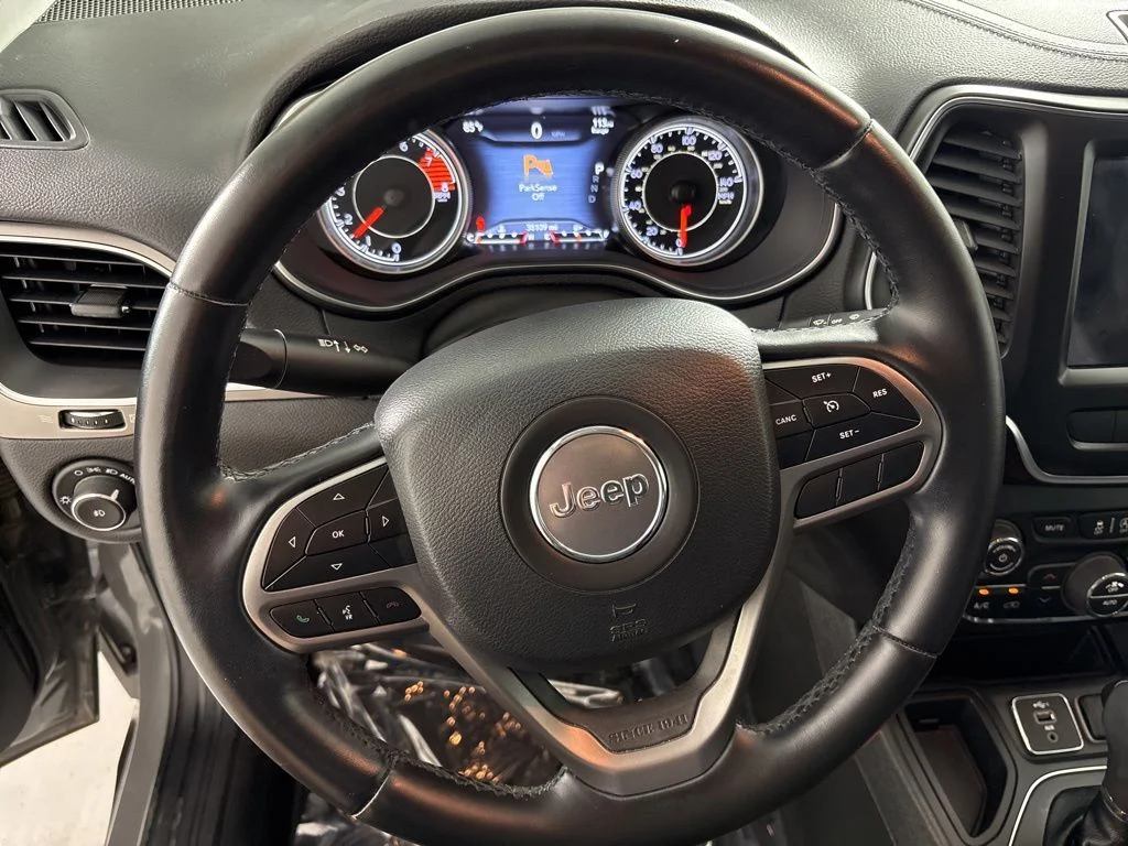Used 2021 Gray Jeep Latitude Lux image 28