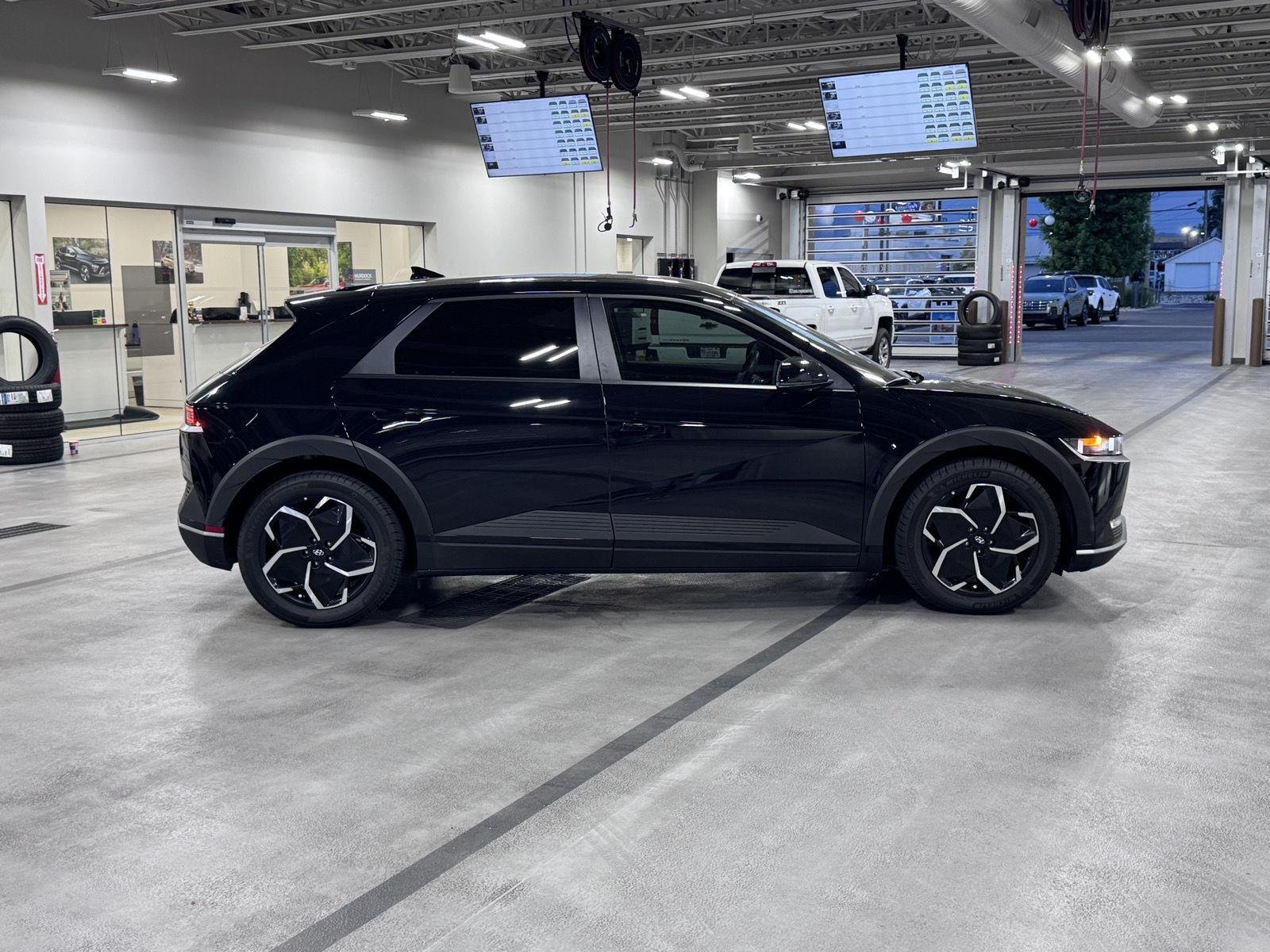 Certified Used 2024 Abyss Black Hyundai SEL image 12