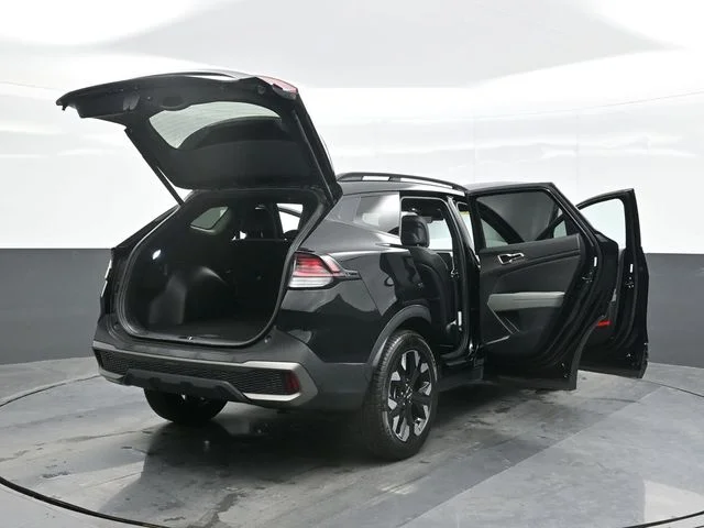 Used 2023 Black Kia X-Line image 29