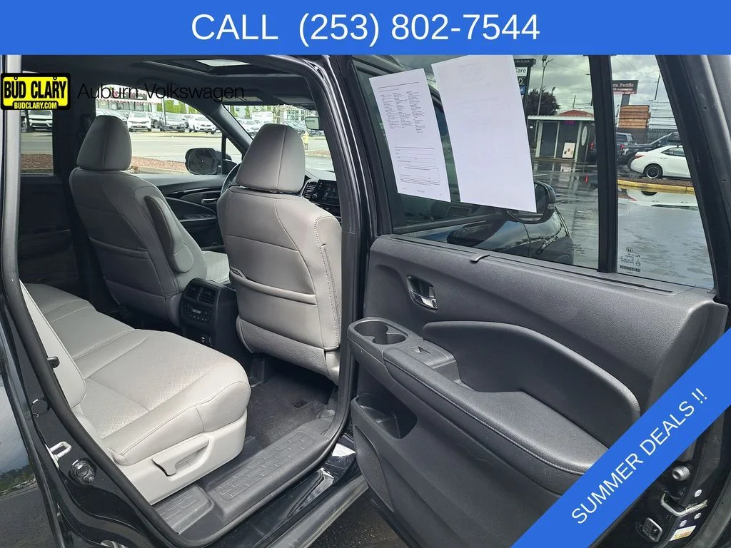 Used 2019 Black Honda Touring image 28