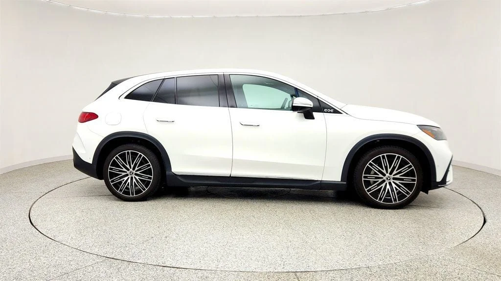 Used 2023 Polar White Mercedes-Benz EQE 350 4MATIC SUV w/ Pinnacle Package, AMG® Line & DIGITAL LIGHT image 4