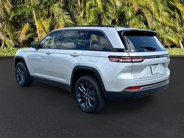 New 2026 Silver Zynith Exterior Paint Jeep  image 3