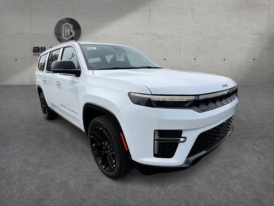 New 2026 Bright White Clear-Coat Exterior Paint Jeep Limited Reserve image 4