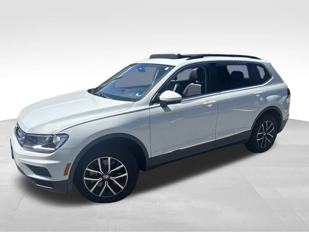 Used 2021 White Volkswagen  image 2