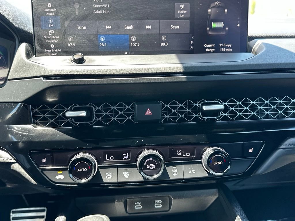 Used 2024  Honda LX image 25