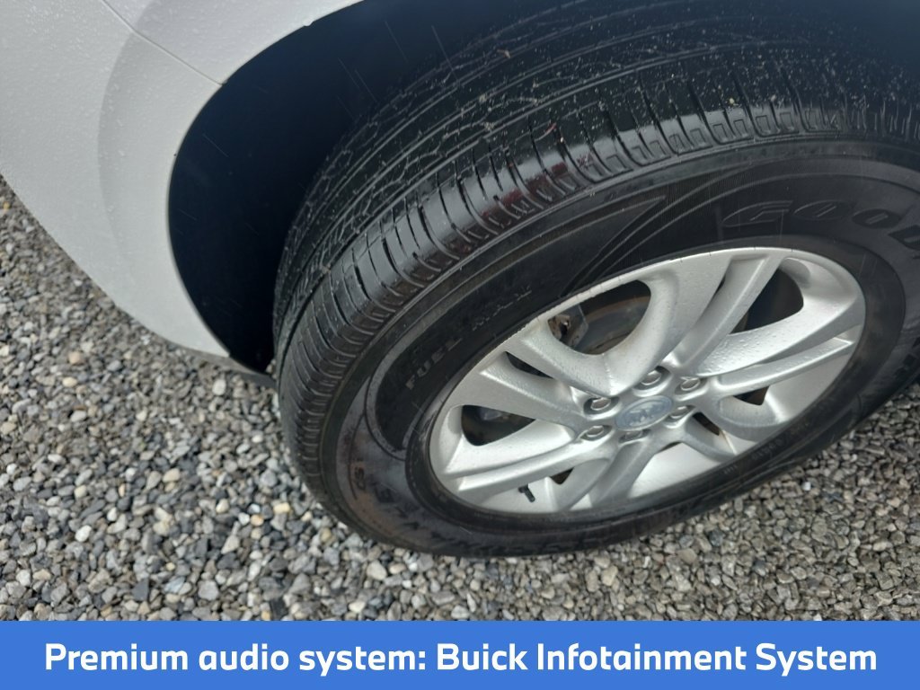 Used 2020 White Buick Essence image 9