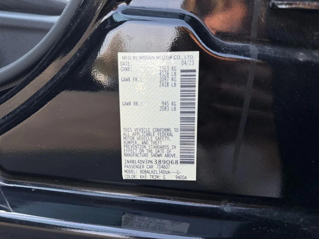 Used 2023 Super Black Clearcoat Nissan 2.5 SV image 26
