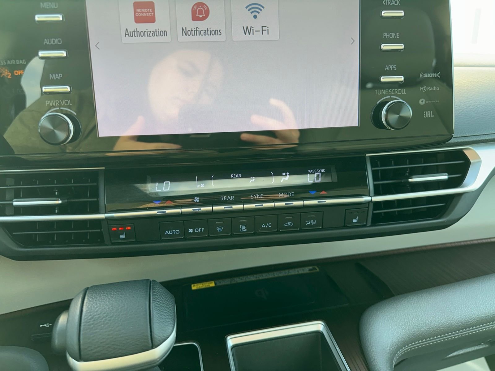 Used 2022 Beige Toyota XLE image 66