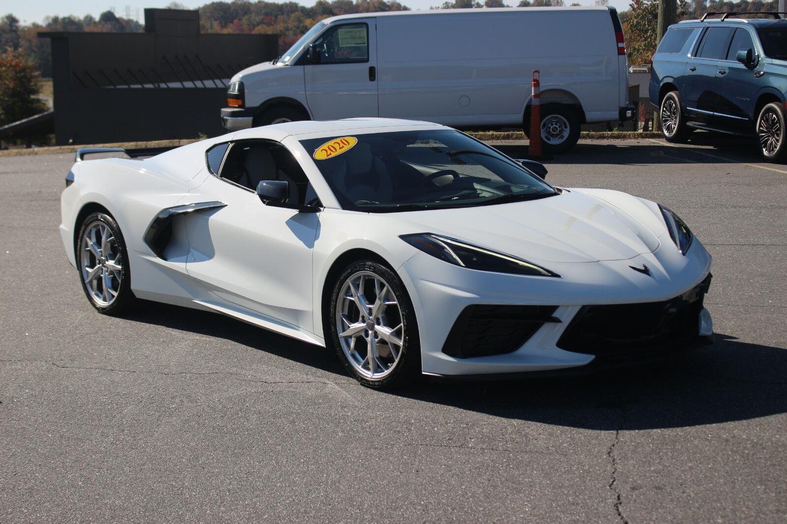 Used 2020 ARCTIC WHITE Chevrolet 2LT image 2