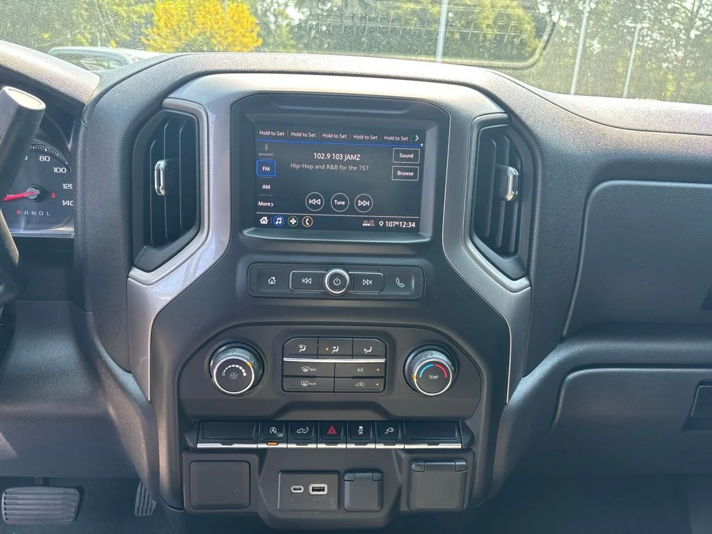 Used 2021 White Chevrolet Custom image 11
