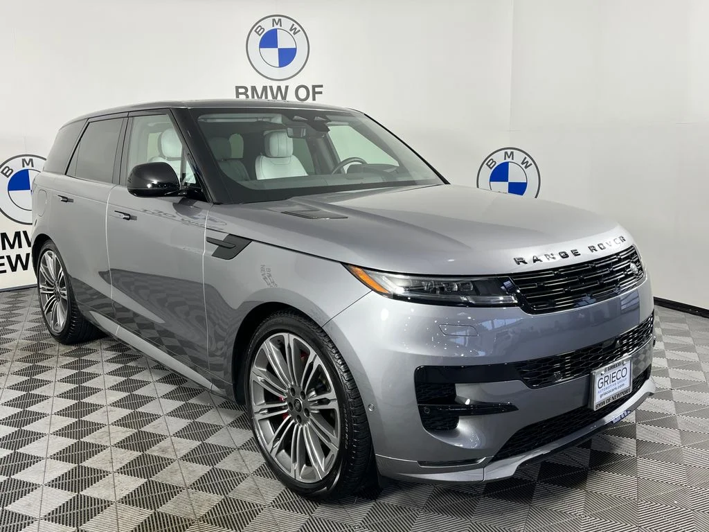 Used 2024 Gray Land Rover Dynamic SE image 1